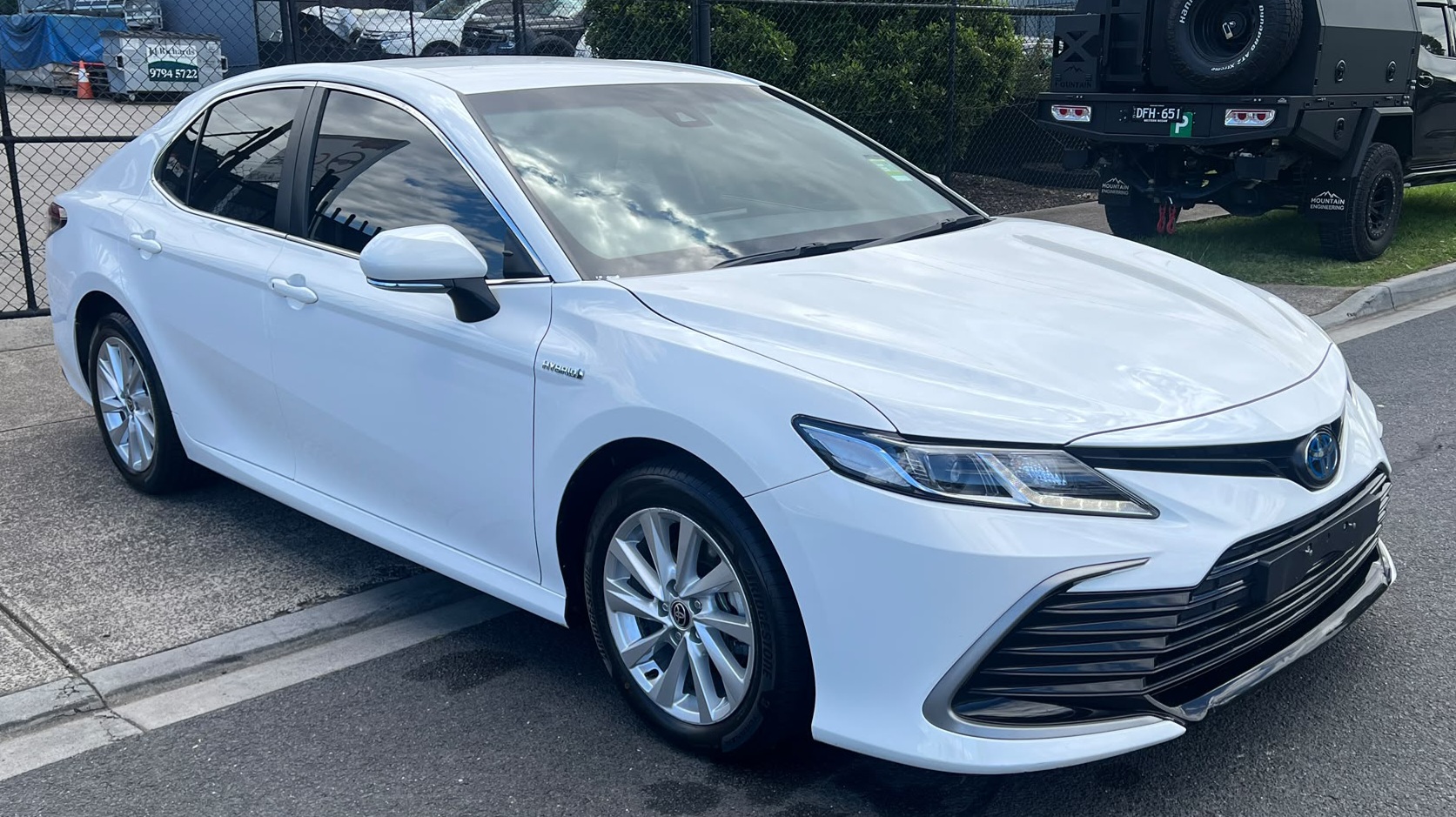 2022 Toyota Camry Ascent Hybrid